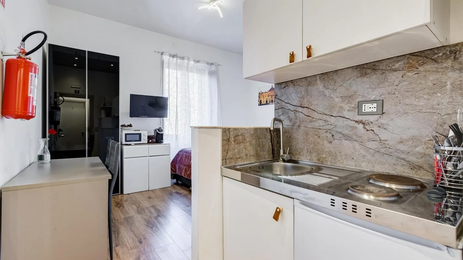 Suite Le Mura Vaticane Rome Apartment
