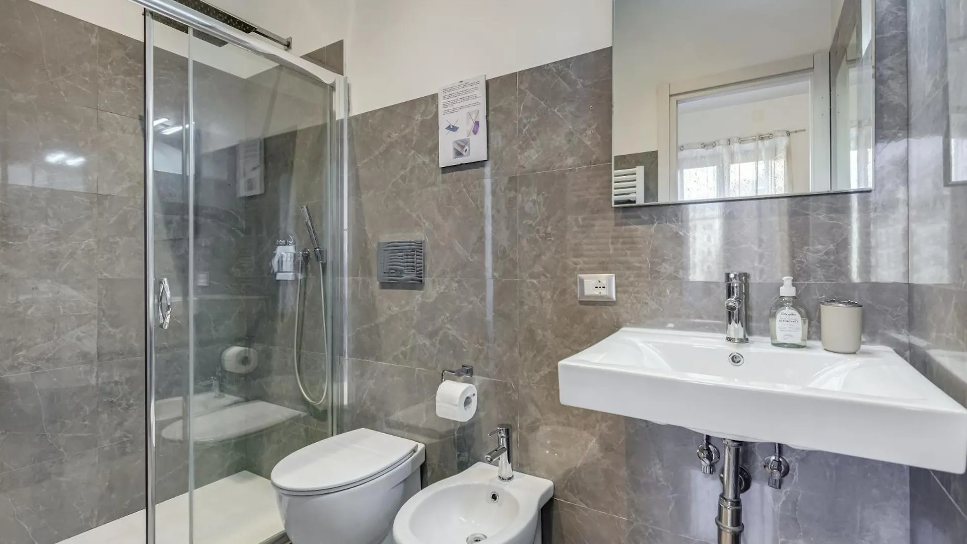 Apartment Suite Le Mura Vaticane Rome Italy